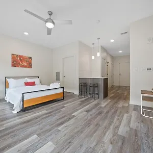 The Edge On 4th By Airriva Louisville